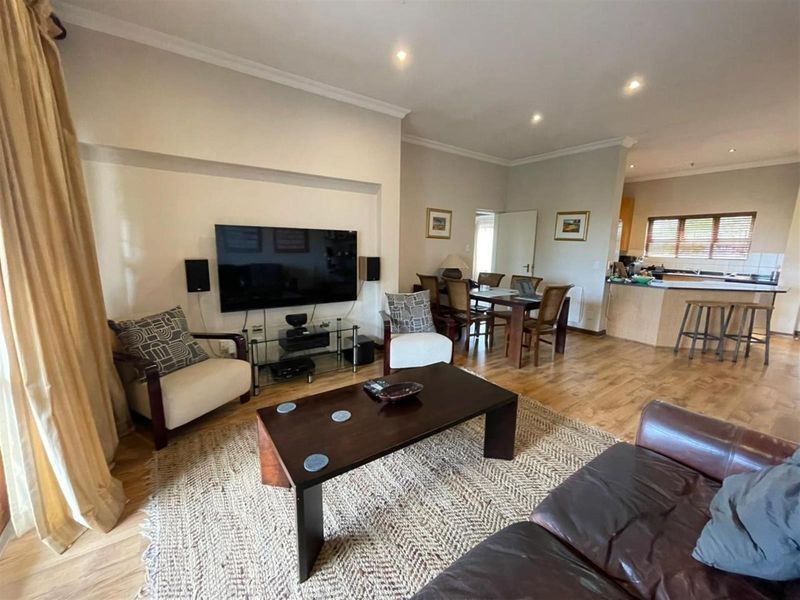 Apartment To Rent in Bryanston, Sandton - Photo 3