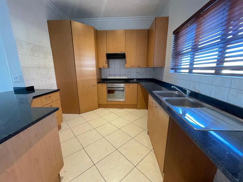 Apartment To Rent in Bryanston, Sandton - Photo 3