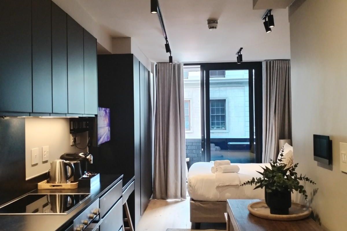 Move-In Ready Studio Furniture Included VAT-Based Sale (No Transfer Duty) - Photo 2