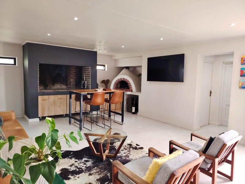 Gorgeous House Near All Paarl's Top Schools! - Photo 7