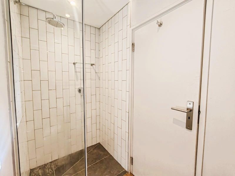 Calling all investors!!! Apartments For Sale in Woodstock, Cape Town - Photo 9