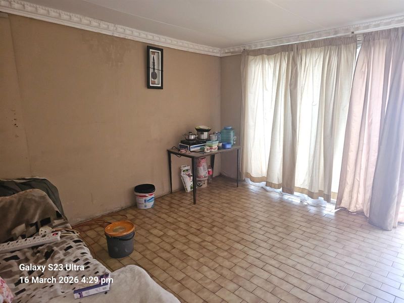 House To Rent in Crown Gardens, Johannesburg - Photo 10