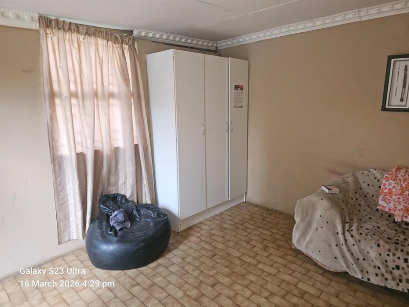 House To Rent in Crown Gardens, Johannesburg - Photo 8
