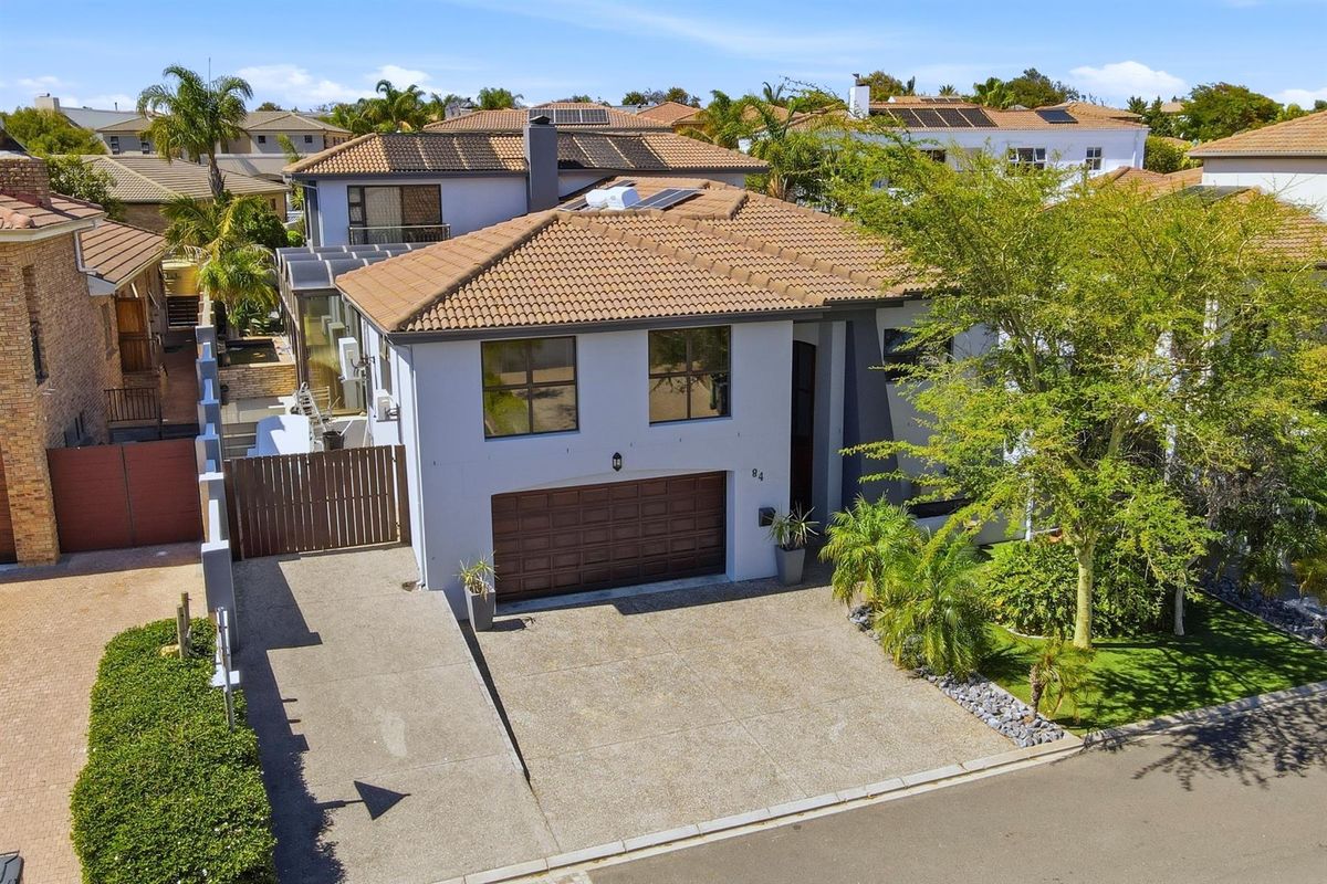 5-Bedroom Luxury Living in a Premier Security Estate - Photo 2