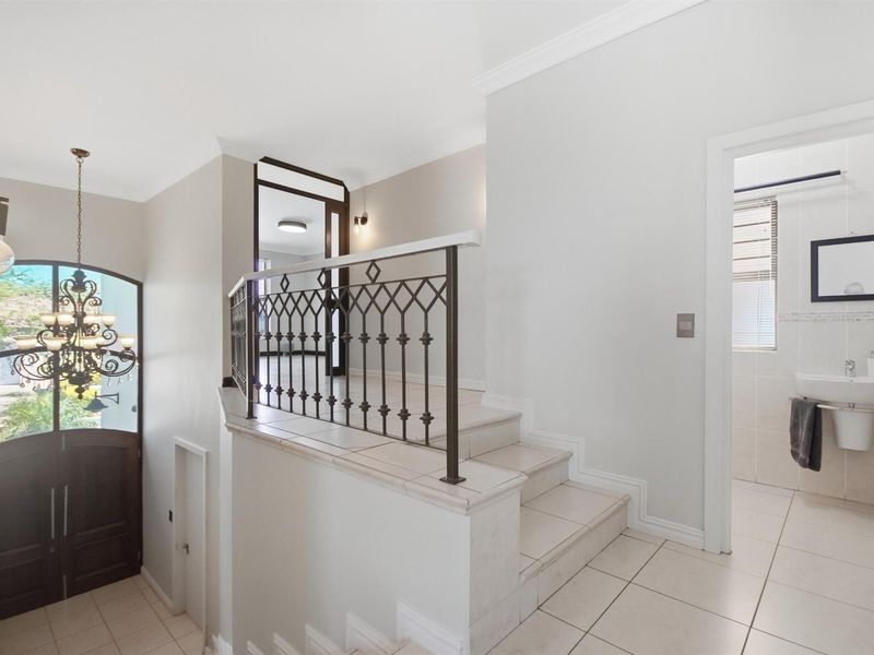 5-Bedroom Luxury Living in a Premier Security Estate - Photo 8