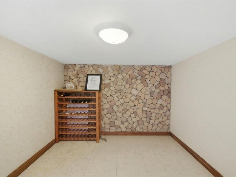 5-Bedroom Luxury Living in a Premier Security Estate - Photo 7