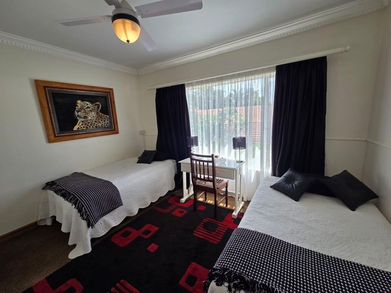 5 Bedroom home with Solar in Prime Location - Photo 9