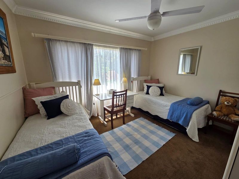 5 Bedroom home with Solar in Prime Location - Photo 7