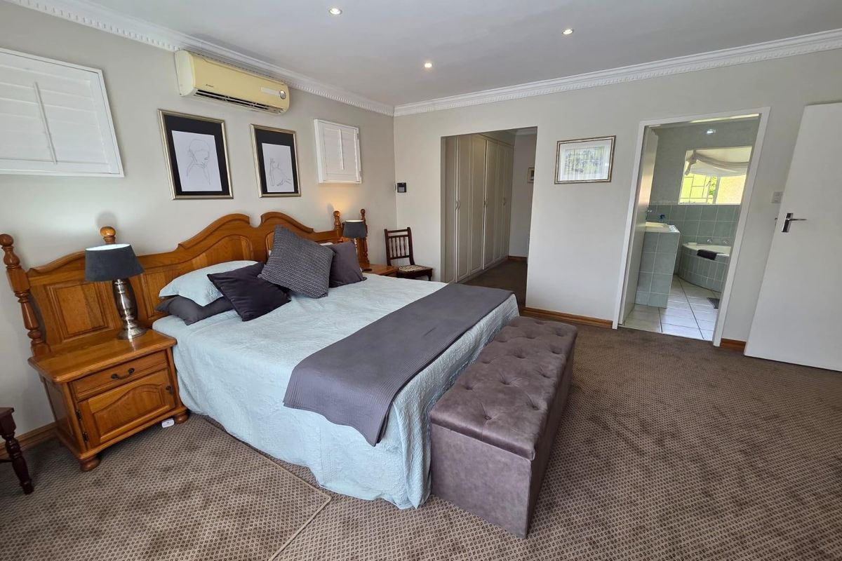 5 Bedroom home with Solar in Prime Location - Photo 2