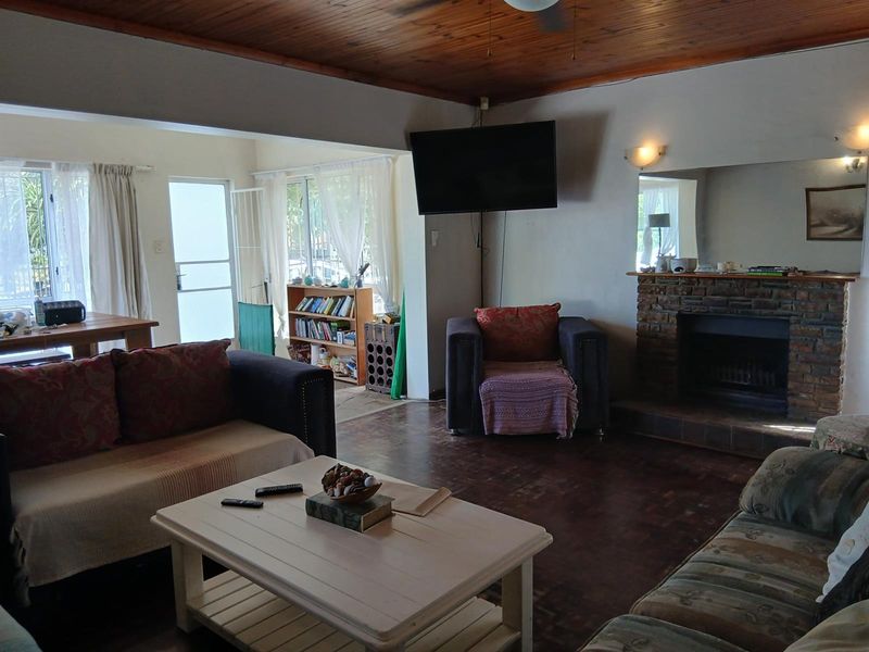 R1 550 000 4 Bedroom House for sale in East bank - Photo 9