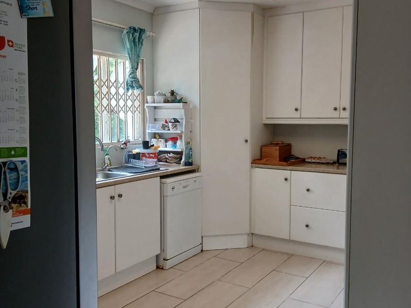 R1 550 000 4 Bedroom House for sale in East bank - Photo 7
