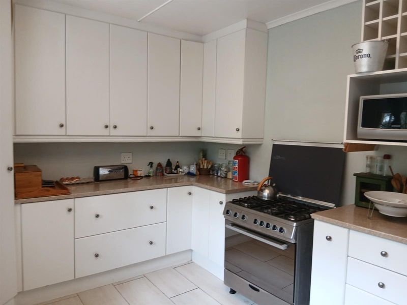 R1 550 000 4 Bedroom House for sale in East bank - Photo 6