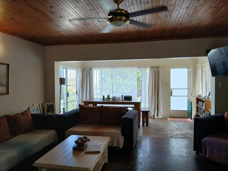 R1 550 000 4 Bedroom House for sale in East bank - Photo 8