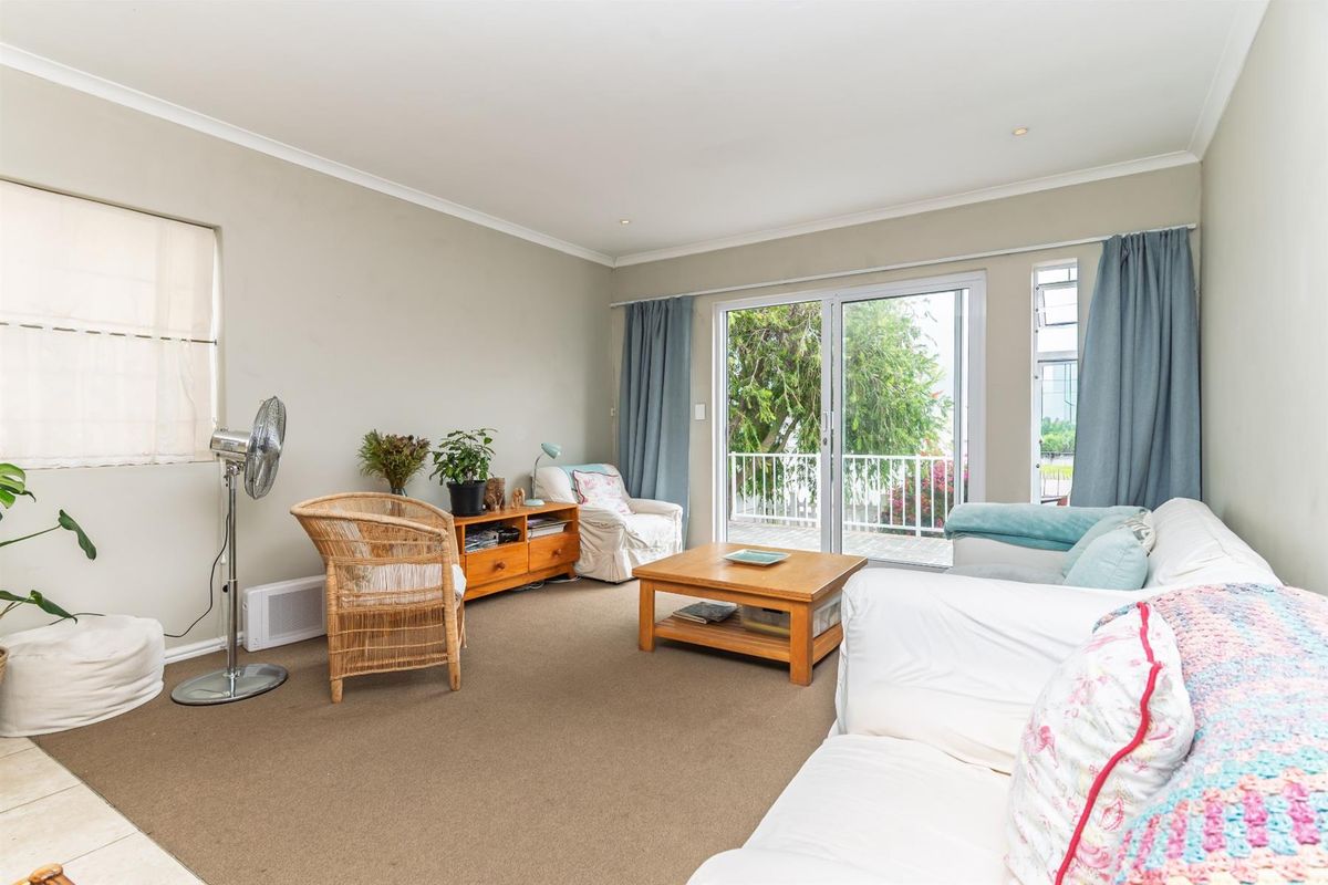 Mountain Views, Garden Space and Easy Secure Living - Photo 4