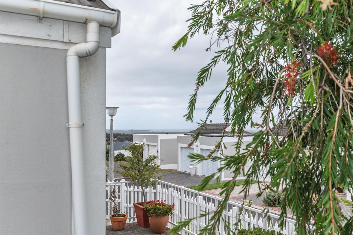 Mountain Views, Garden Space and Easy Secure Living - Photo 3