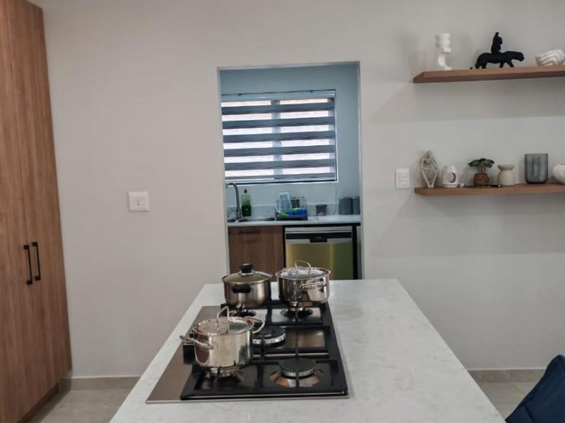 3 Bedrooms, 2 Bath house for rent in Blue hills - Photo 5