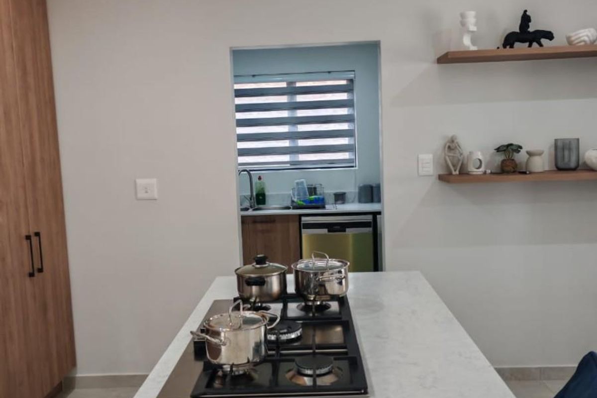 3 Bedrooms, 2 Bath house for rent in Blue hills - Photo 5