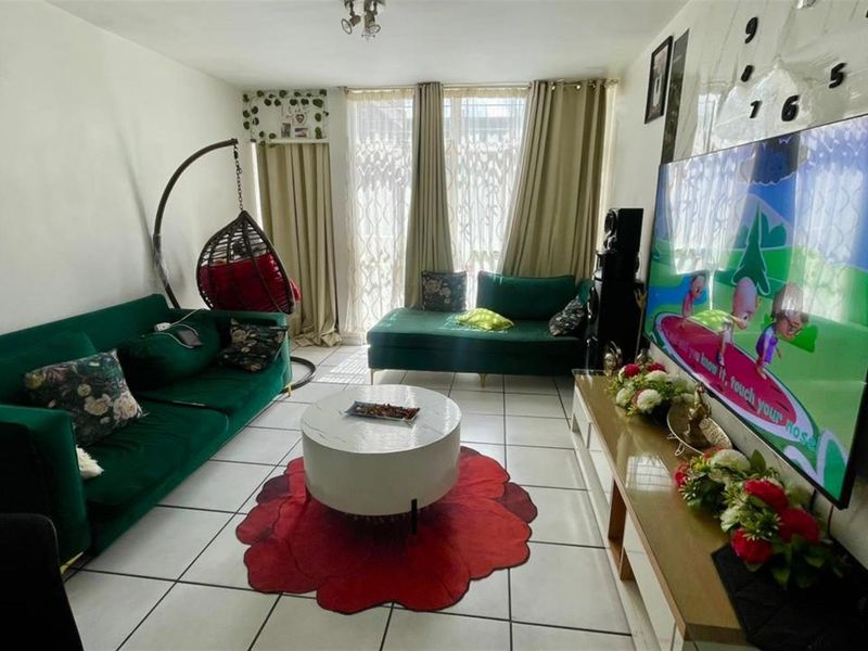 1.5 Bedroom For Sale in Windsor West - Photo 4