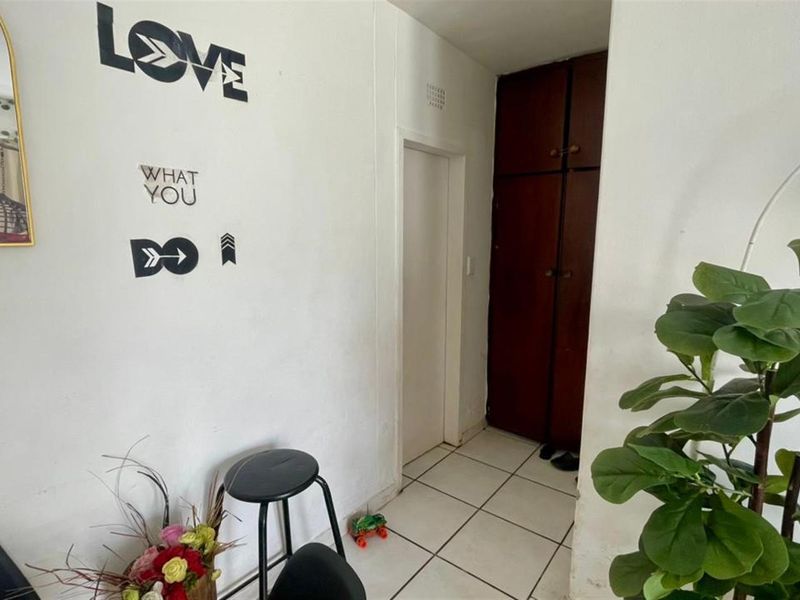 1.5 Bedroom For Sale in Windsor West - Photo 7