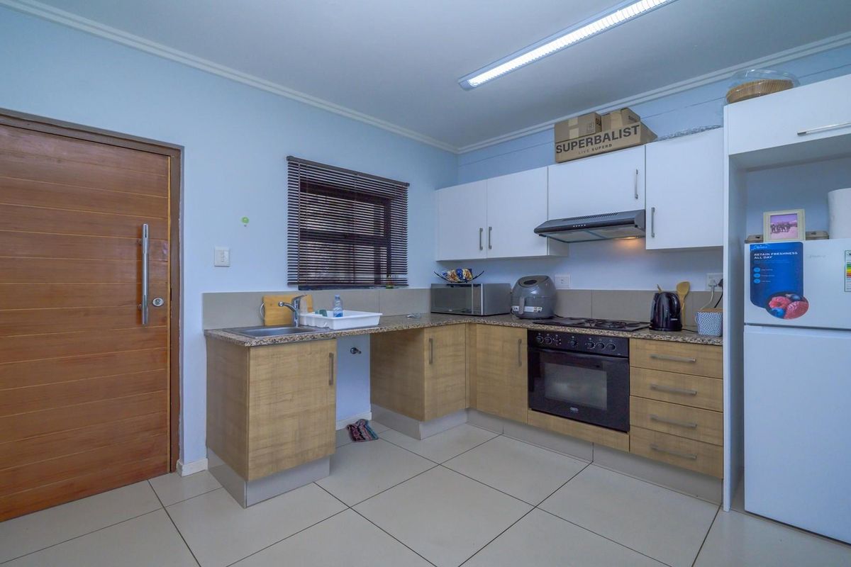 Apartment For Sale in Durban, KwaZulu Natal - Photo 2