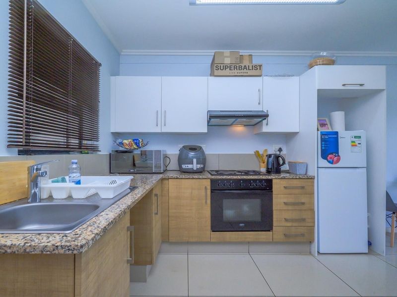 Apartment For Sale in Durban, KwaZulu Natal - Photo 3