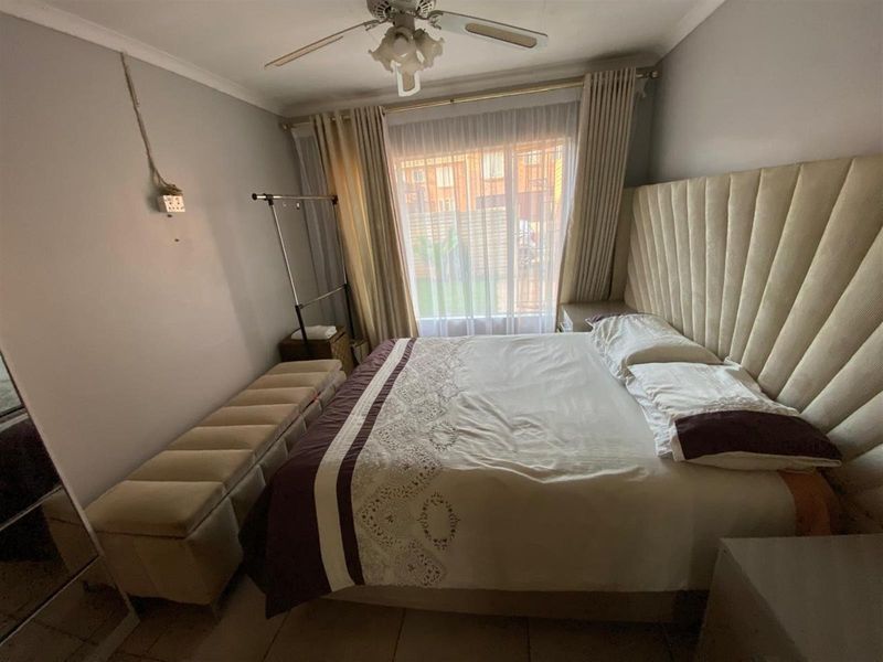 2 Bedroom 2 Bathroom Townhouse - Photo 6