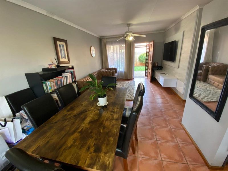 2 Bedroom 2 Bathroom Townhouse - Photo 3