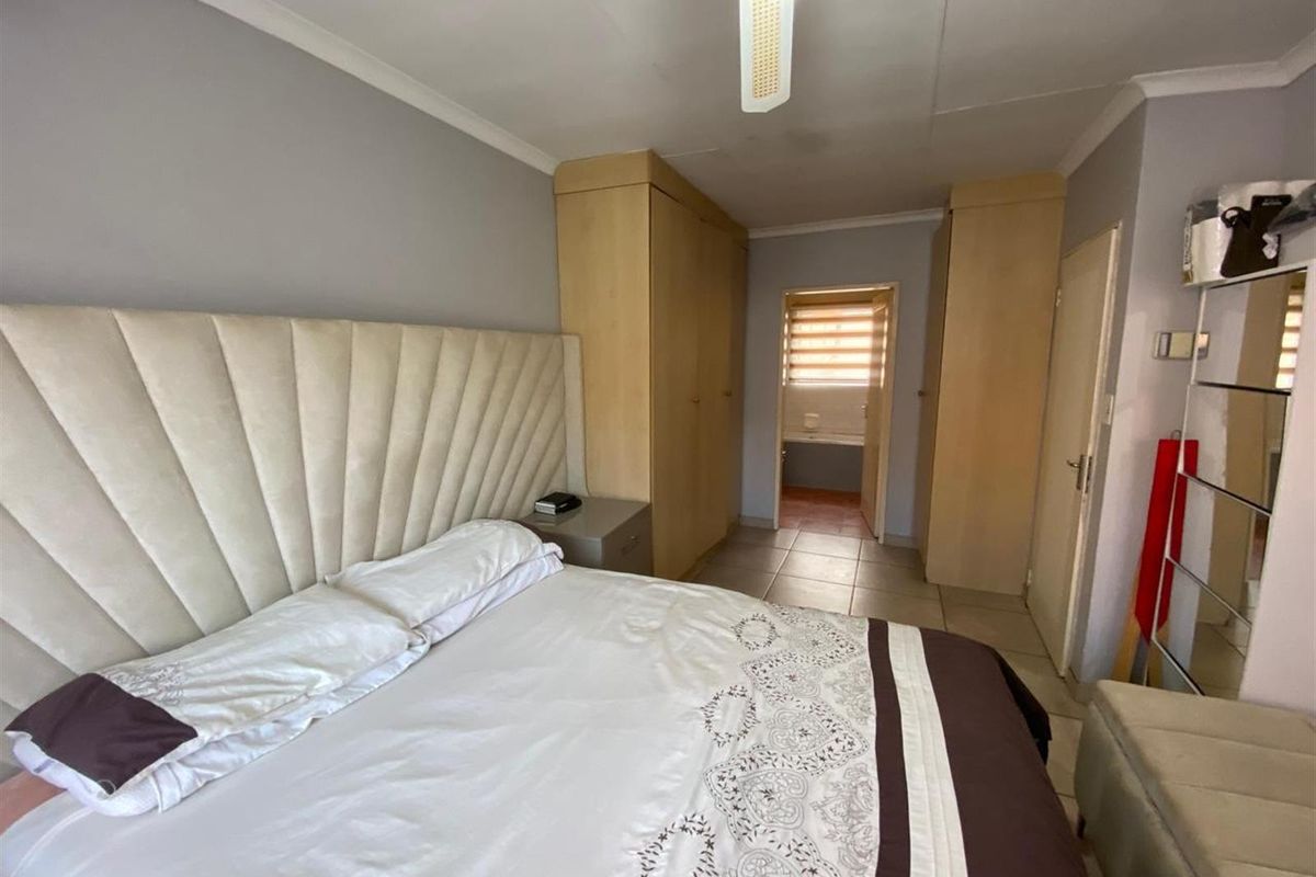 2 Bedroom 2 Bathroom Townhouse - Photo 5