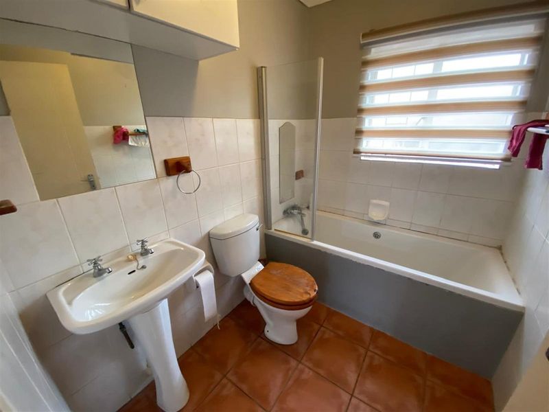 2 Bedroom 2 Bathroom Townhouse - Photo 9