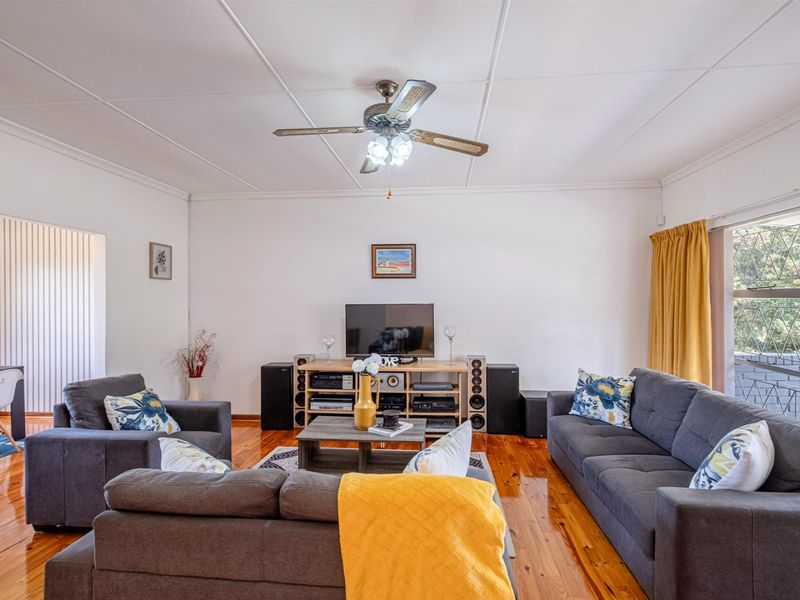 Priced to Sell! Spacious Family Home with Modern Kitchen | Listed by Danté Koen, eXp Realty - Photo 6