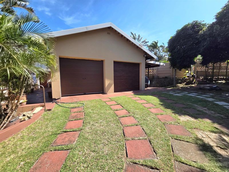 Inviting Home with Pool and Flatlet - Photo 4