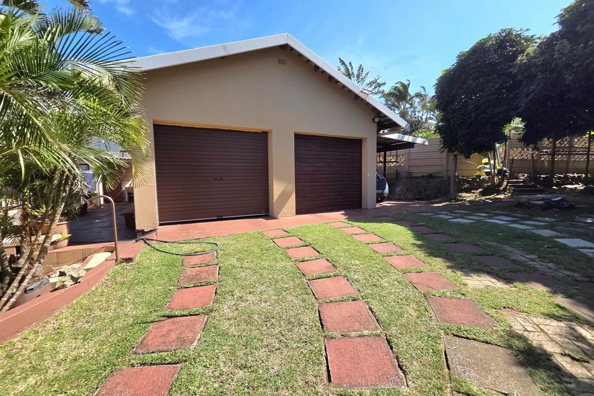 Inviting Home with Pool and Flatlet - Photo 4