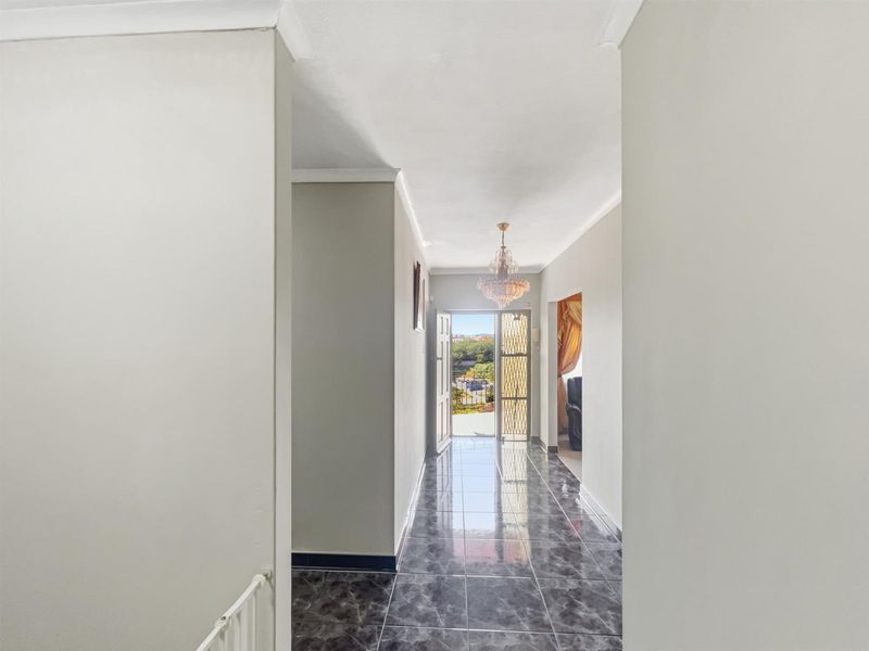 6-bedroom two level house for sale in Kenville, Durban, KwaZulu-Natal - Photo 9