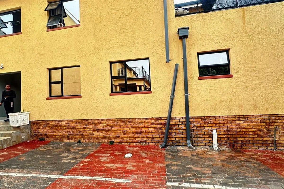 2 Bedroom Cottage To Rent in Kensington (Kitchener Ave), Johannesburg - Photo 2