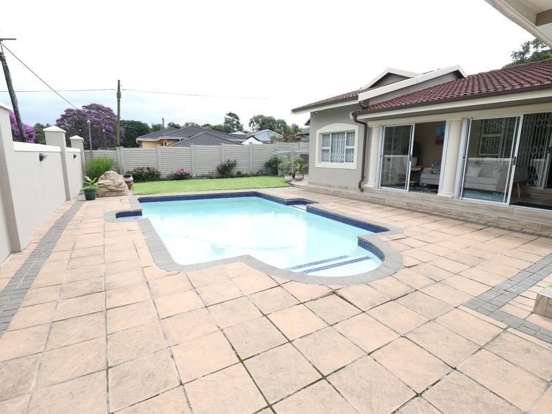 4 Bedroom House For Sale in Ashley, Pinetown. - Photo 8