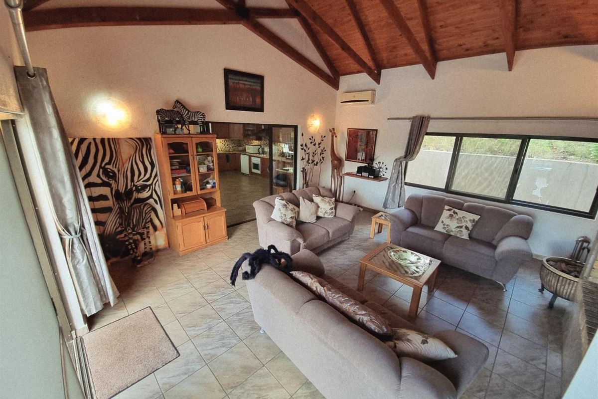 Luxury private lodge and 10% stake in Tembi Game Farm - Photo 3
