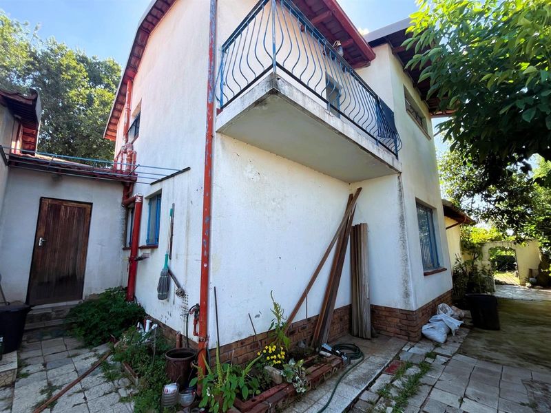 Spacious 4 Bedroom Home with Endless Potential in Elandspark! - Photo 4