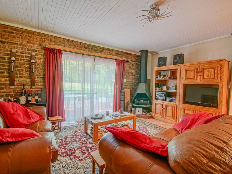 Spacious Family Home in Established Faerie Glen! - Photo 9