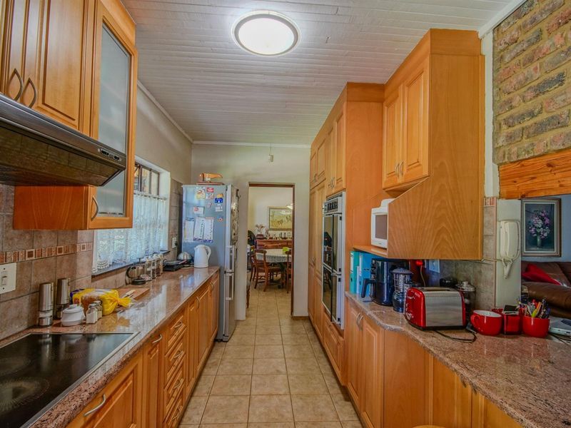 Spacious Family Home in Established Faerie Glen! - Photo 6