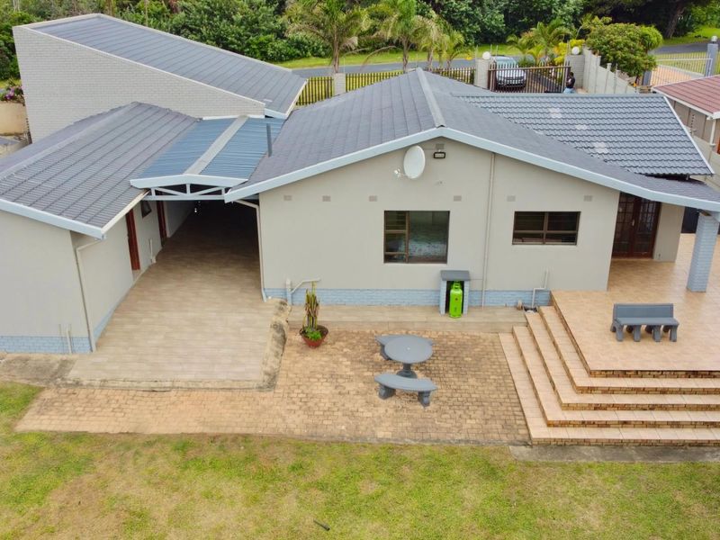 Effortless Elegance Meets Prime Location - Photo 3