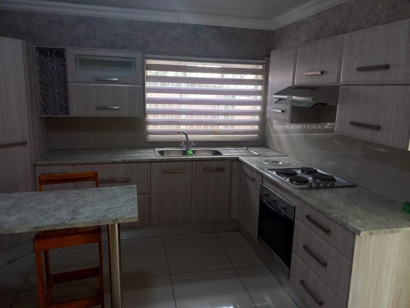 3 Bedroom House To Rent in Turffontein, Johannesburg - Photo 10