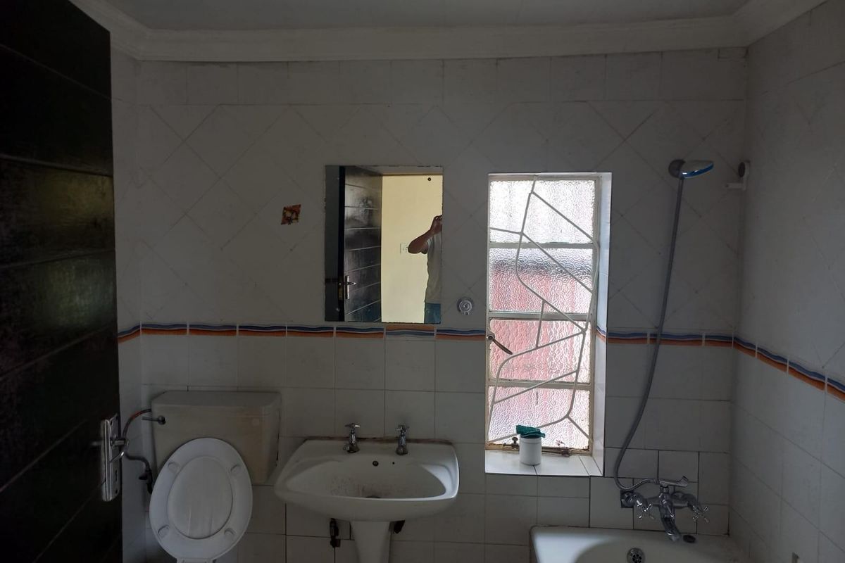 3 Bedroom House To Rent in Turffontein, Johannesburg - Photo 2