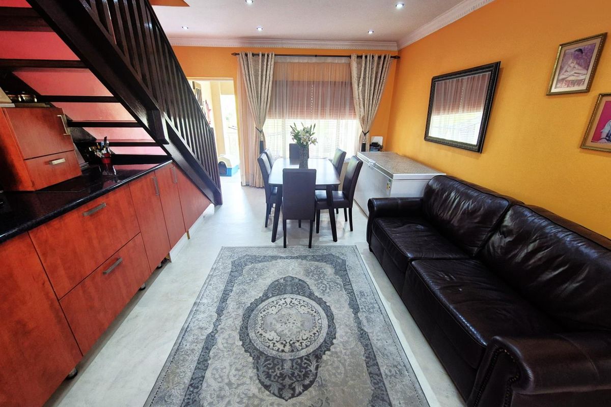 Apartment For Sale in Sunninghill, Sandton - Photo 4