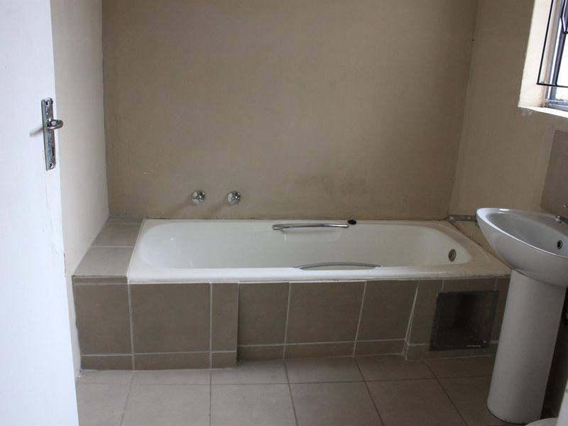 House For Sale in Hesteapark, Akasia - Photo 8