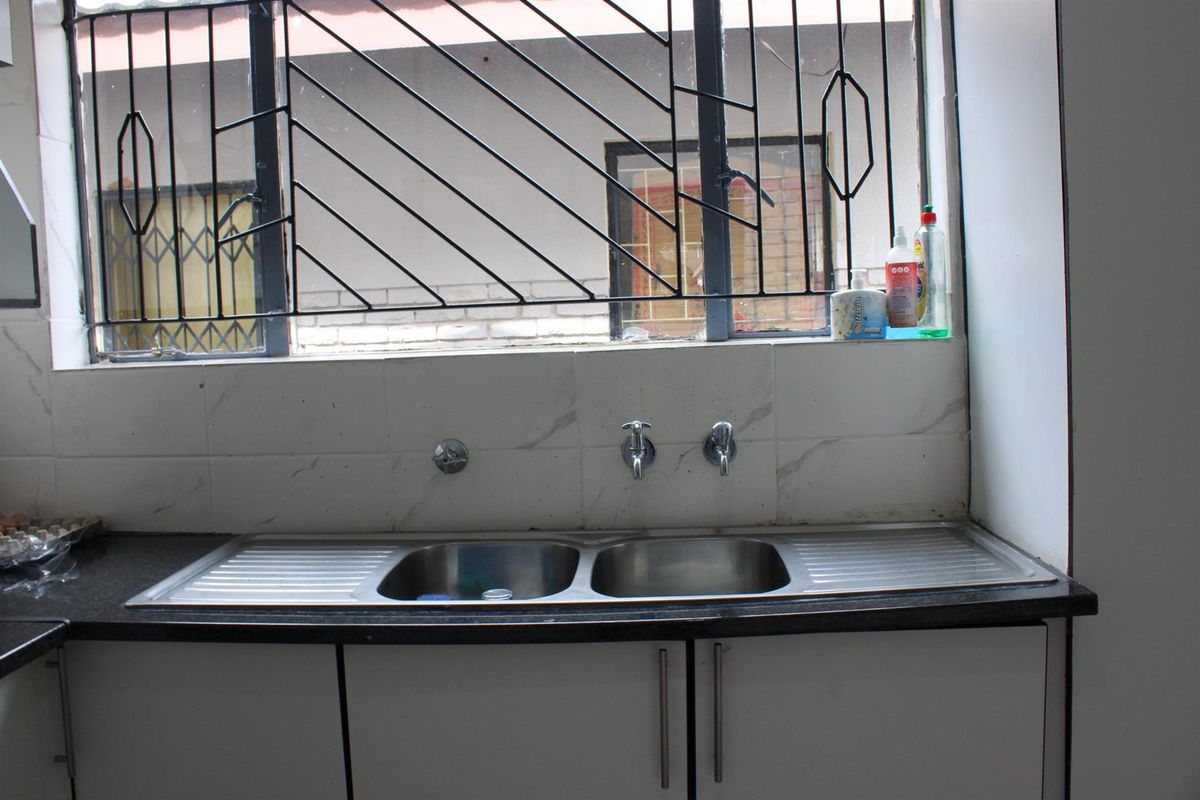 House For Sale in Hesteapark, Akasia - Photo 3
