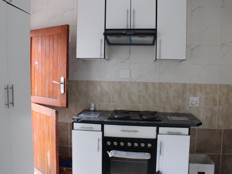 House For Sale in Hesteapark, Akasia - Photo 2