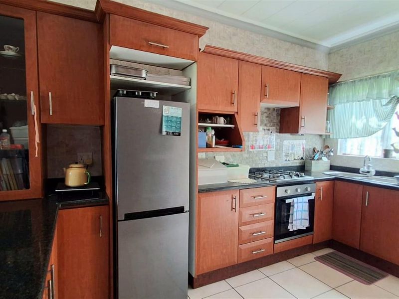 Scenic Apartment For Sale in Banners Rest, Port Edward, KwaZulu Natal - Photo 4