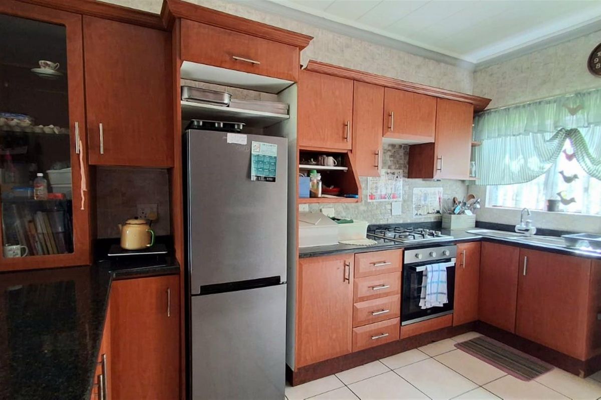 Scenic Apartment For Sale in Banners Rest, Port Edward, KwaZulu Natal - Photo 4