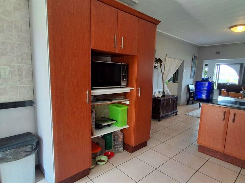 Scenic Apartment For Sale in Banners Rest, Port Edward, KwaZulu Natal - Photo 3