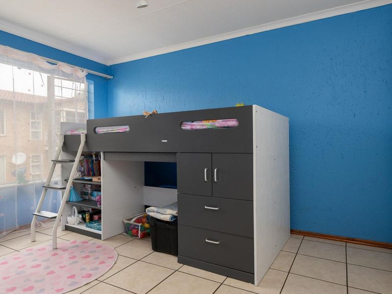 Modern 2 Bedroom Apartment in Ridgeway with Pool and Secure Parking - Photo 7